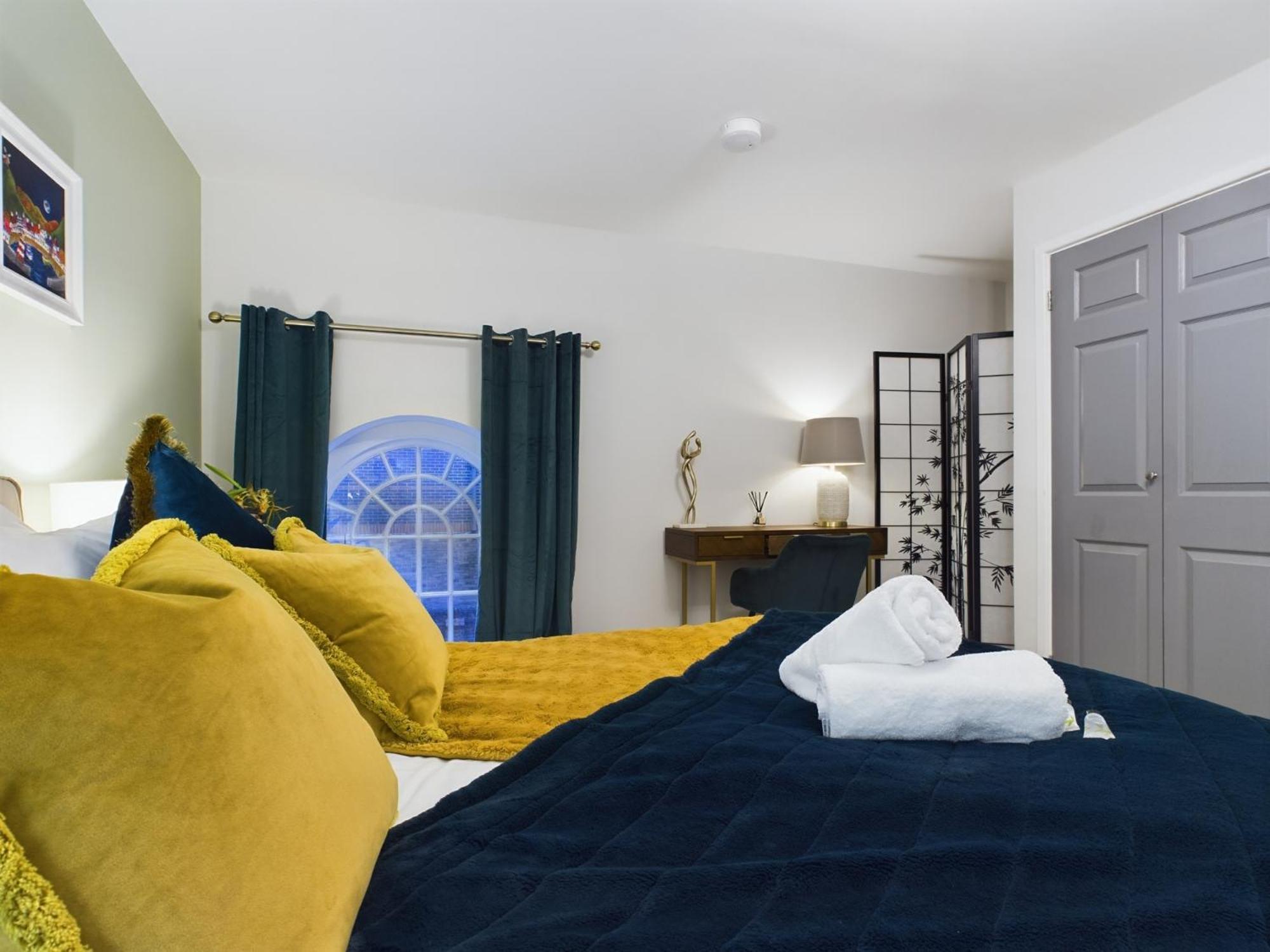 Modern Duplex Central Free Parking Wi-Fi Apartment Cheltenham Exterior photo
